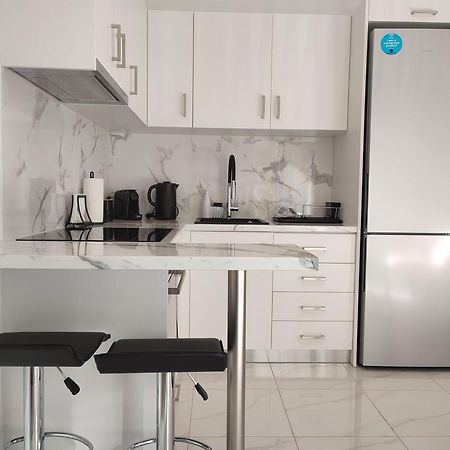 Elegant & Modern Apartment Near To Athens Riviera ピレウス エクステリア 写真